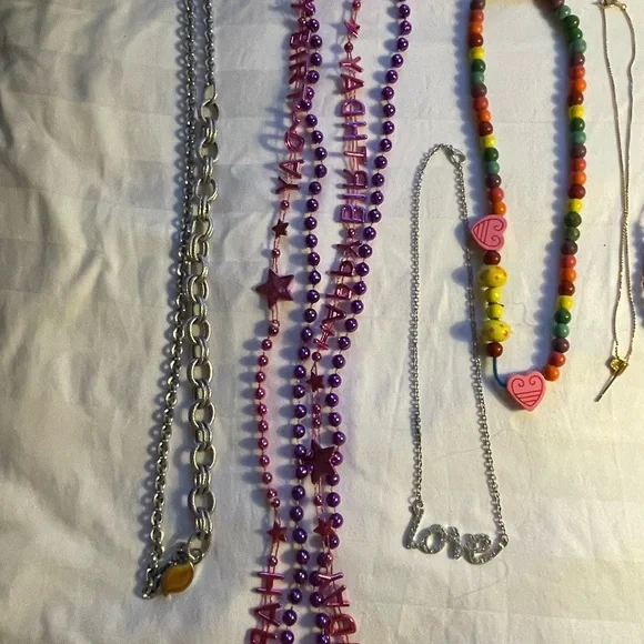 Assorted Jewellery - Picture 2 of 4